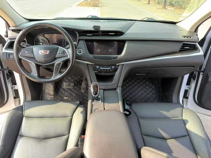 济宁18年凯迪拉克XT55