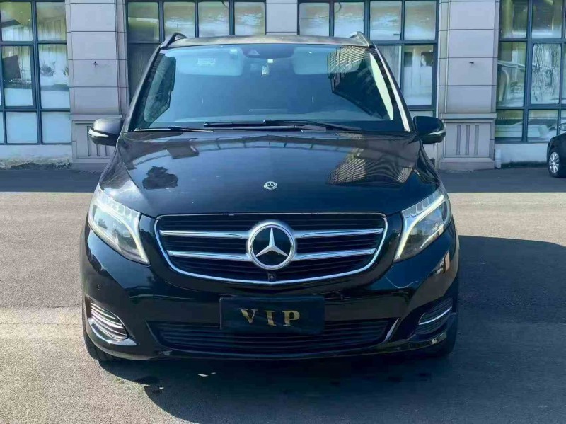 福州17年奔驰V1