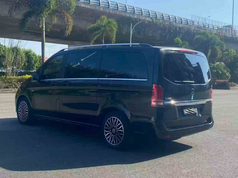 福州17年奔驰V7