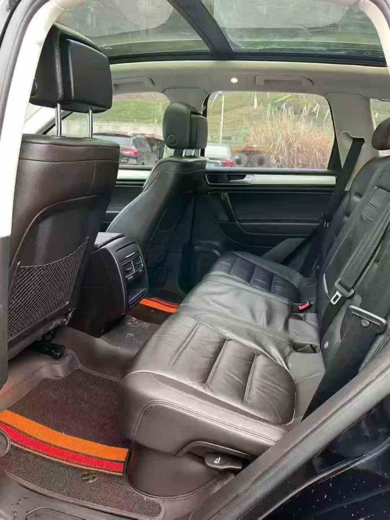 重庆18年大众途锐4