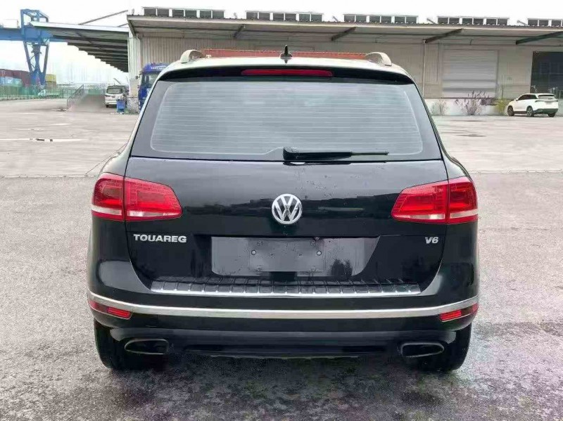 重庆18年大众途锐8