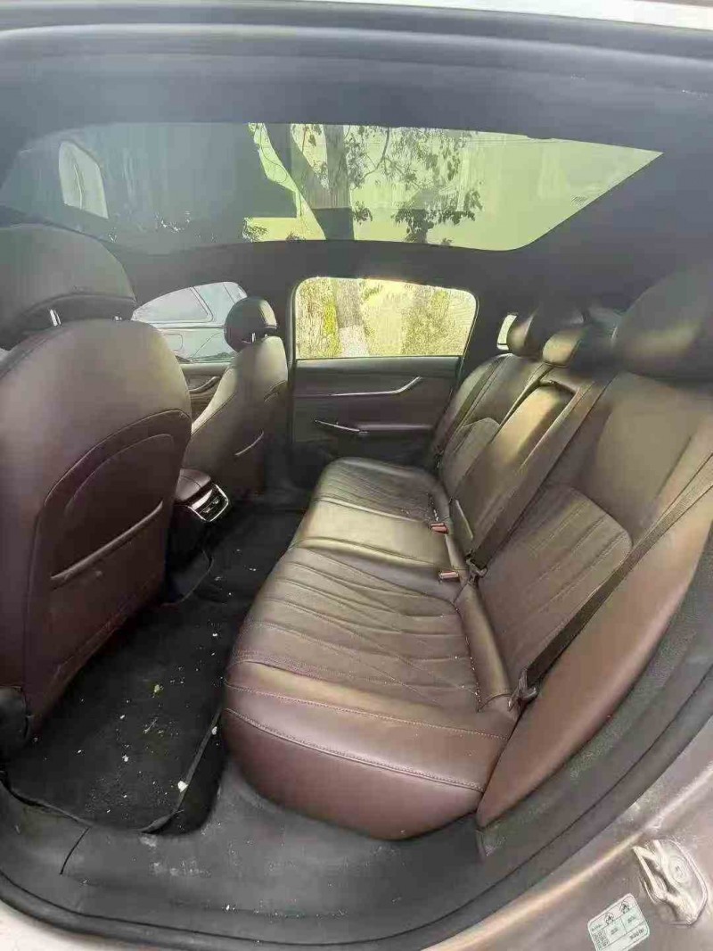 重庆25年长安汽车启源7