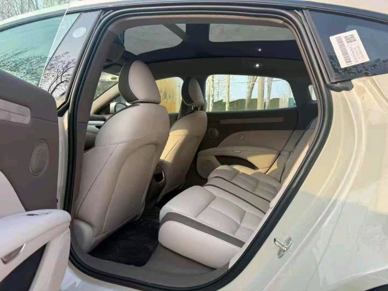 洛阳25年智己L66