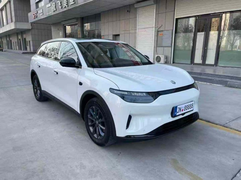 济宁24年零跑汽车C113