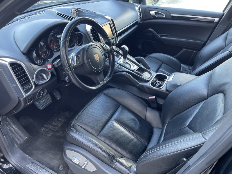 济宁16年保时捷卡宴5