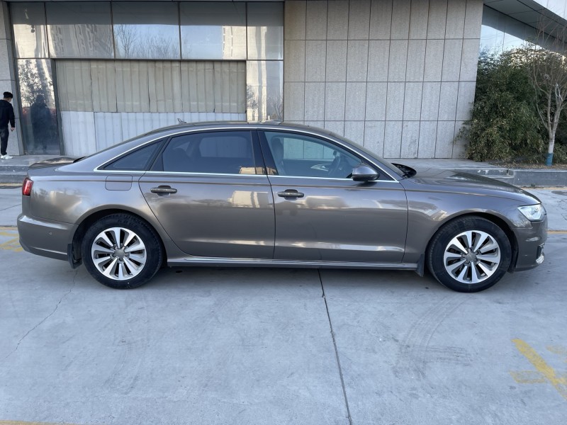 济宁16年奥迪A6L7