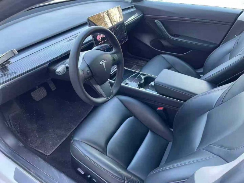 济宁20年特斯拉MODEL 36