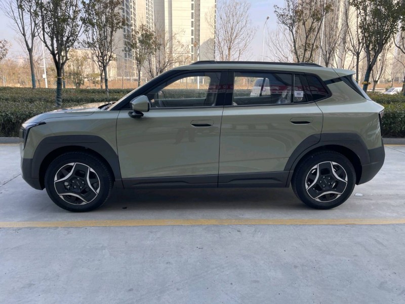 济宁25年东风纳米7