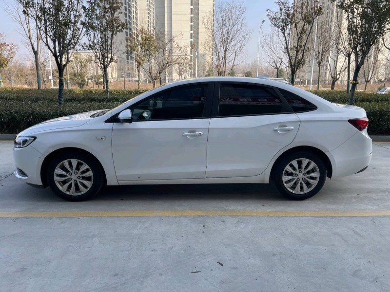 济宁18年别克英朗9