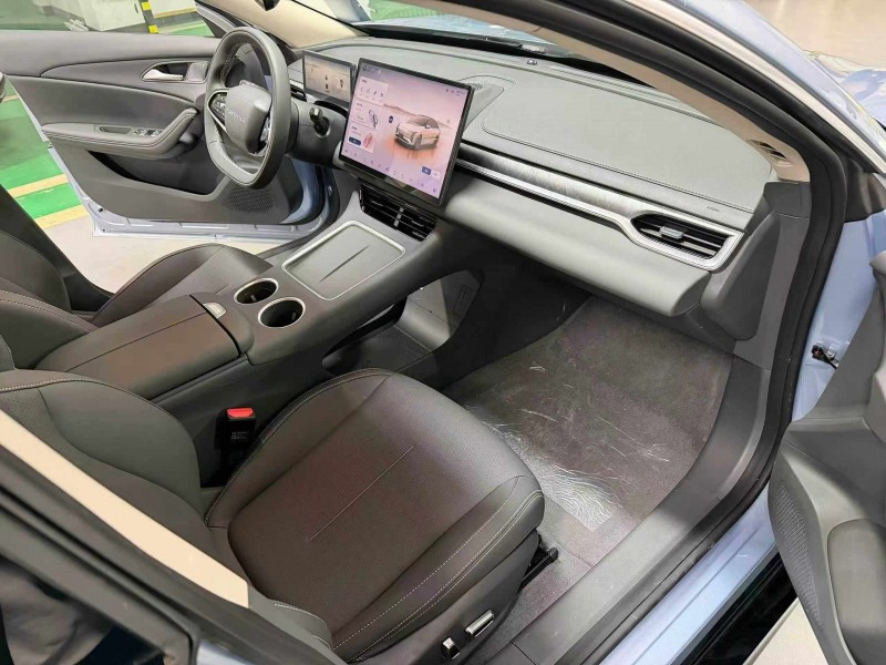 成都25年东风风行2