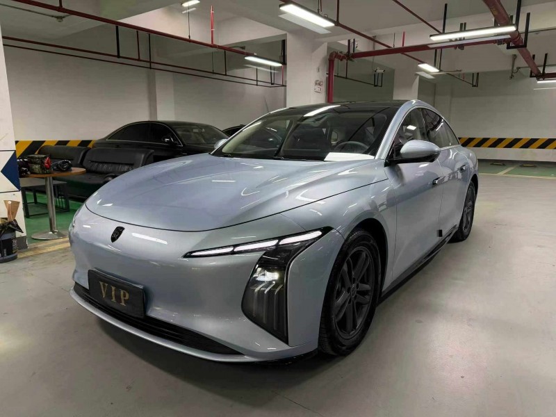 成都25年东风风行8