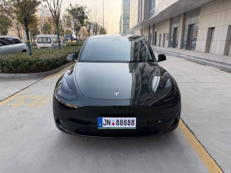 济宁23年特斯拉MODEL Y1