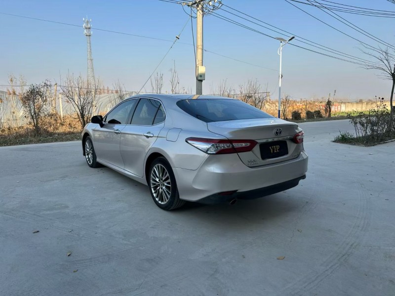 徐州18年丰田凯美瑞3