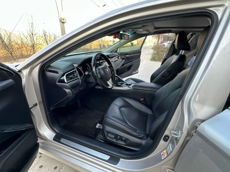 徐州18年丰田凯美瑞5