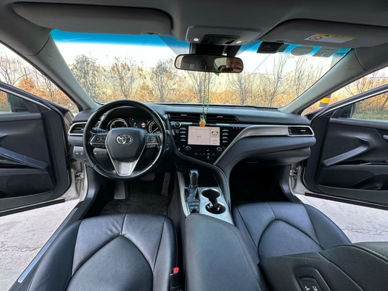 徐州18年丰田凯美瑞7