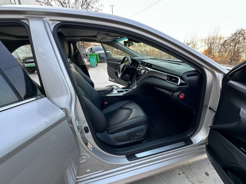 徐州18年丰田凯美瑞8