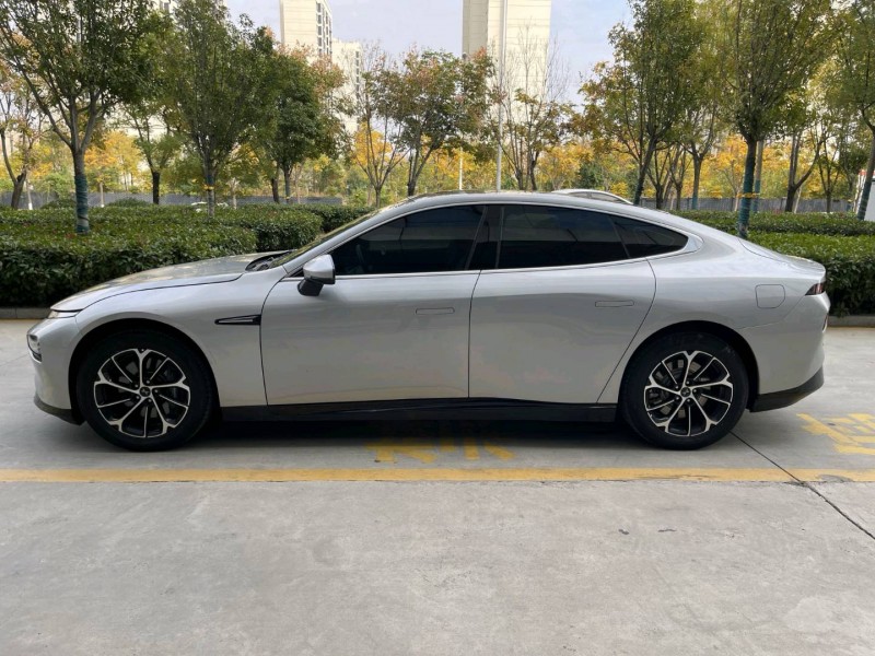 济宁23年小鹏汽车p78