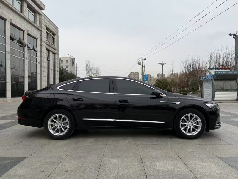 枣庄22年别克君越7