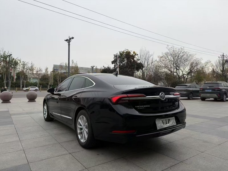 枣庄22年别克君越9