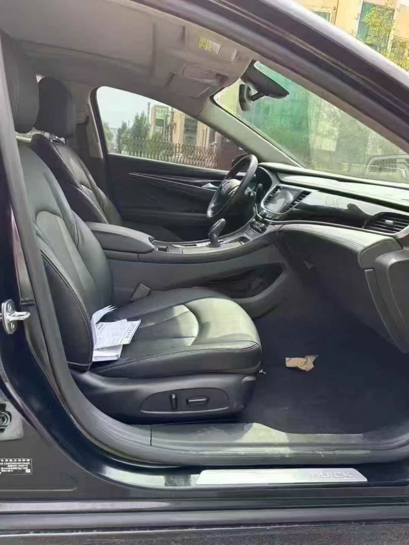 青岛22年别克君越6