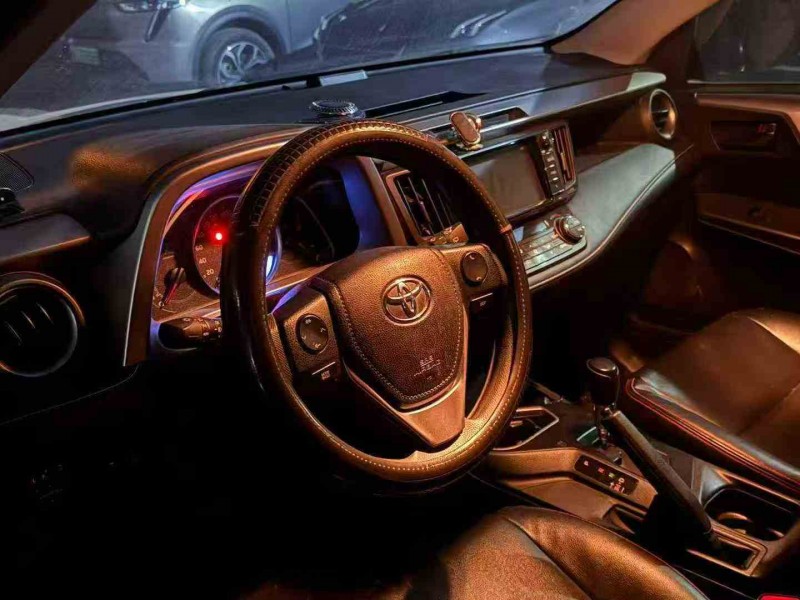 江门19年丰田RAV43