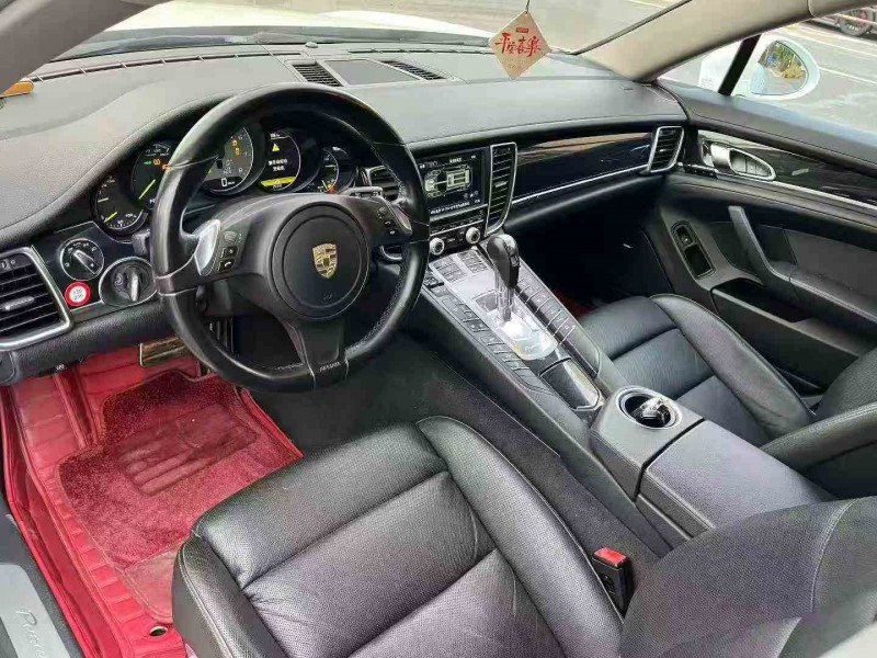 湛江15年保时捷帕拉梅拉5
