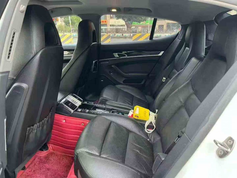 湛江15年保时捷帕拉梅拉6