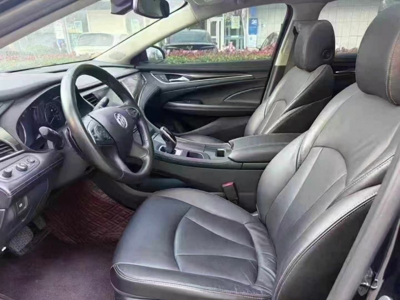 济宁23年别克君越4