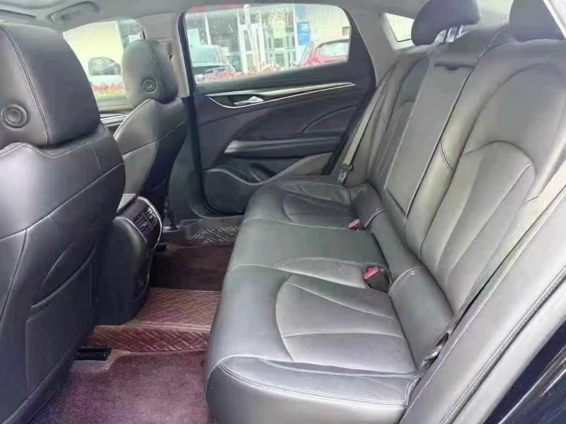 济宁23年别克君越5