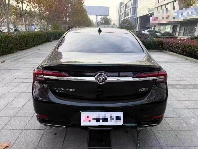 济宁23年别克君越9