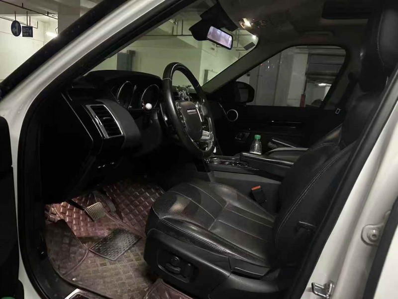 广州18年路虎发现4