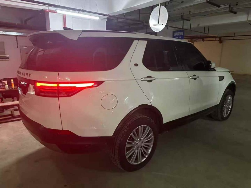 广州18年路虎发现7