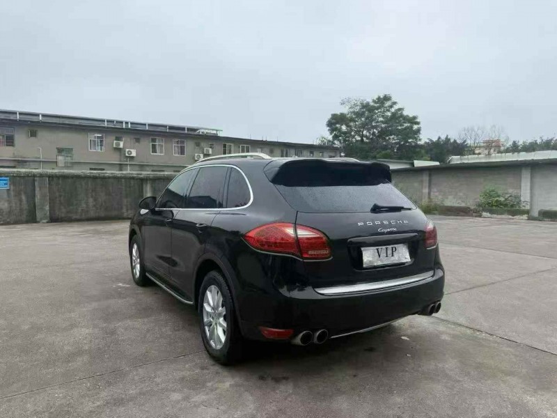 广州13年保时捷卡宴4