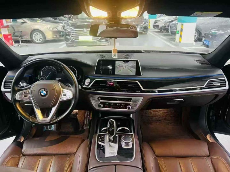 广州18年宝马7系5