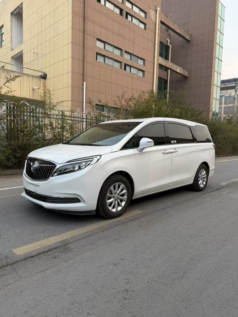 宿迁19年别克GL82