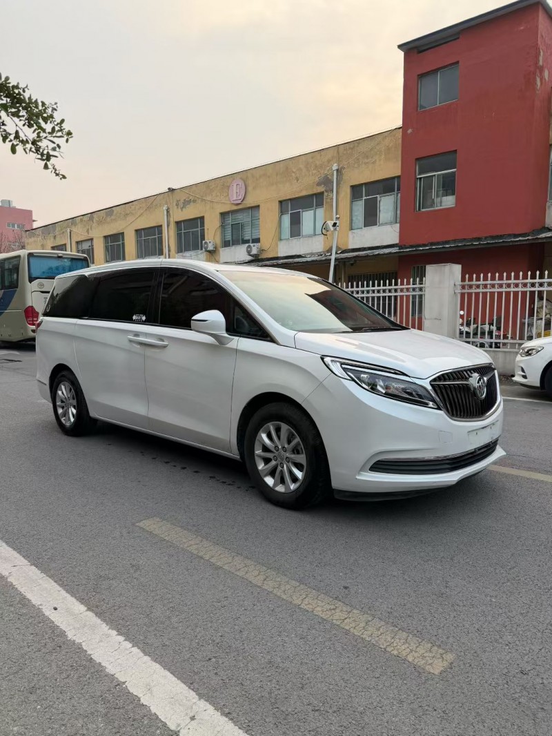 宿迁19年别克GL83