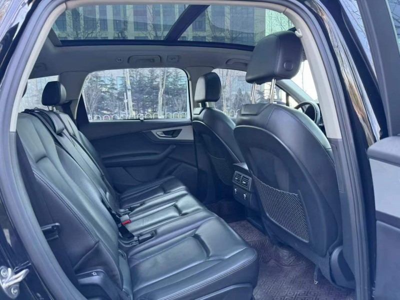 青岛20年奥迪Q77