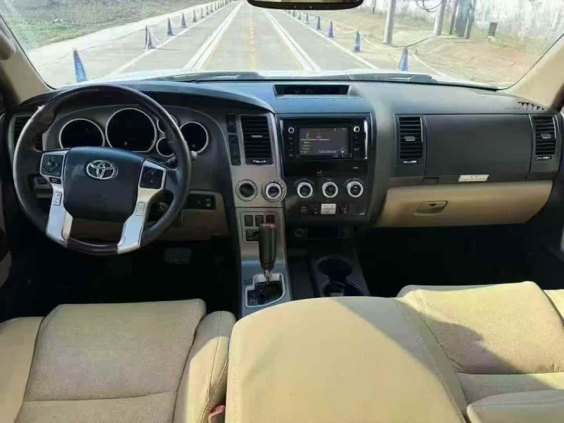 菏泽14年丰田红杉6