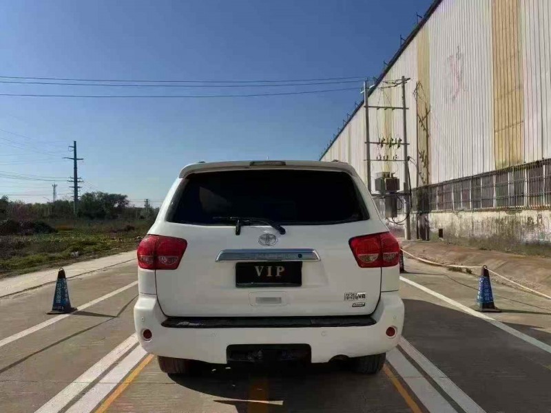 菏泽14年丰田红杉9