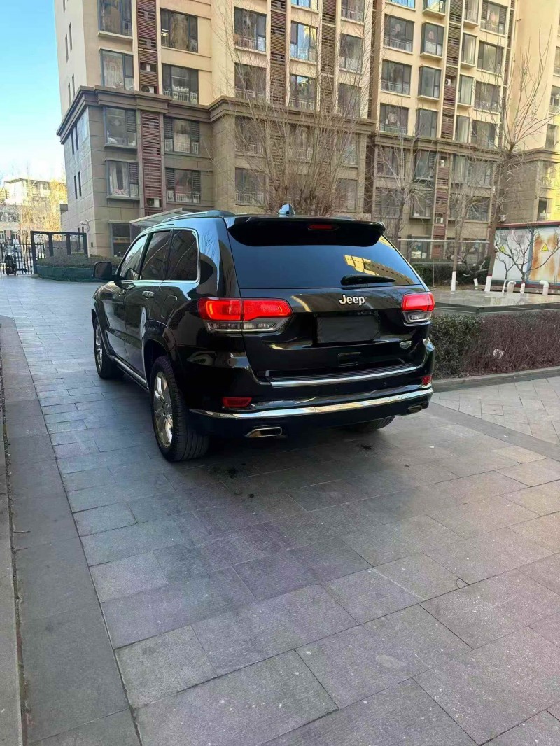 秦皇岛16年Jeep大切诺基8