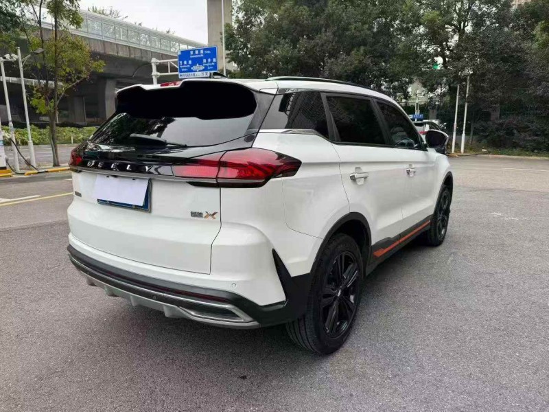 长沙21年吉利博越4