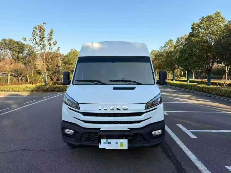 苏州23年依维柯得意1