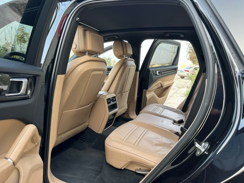 徐州18年保时捷卡宴6