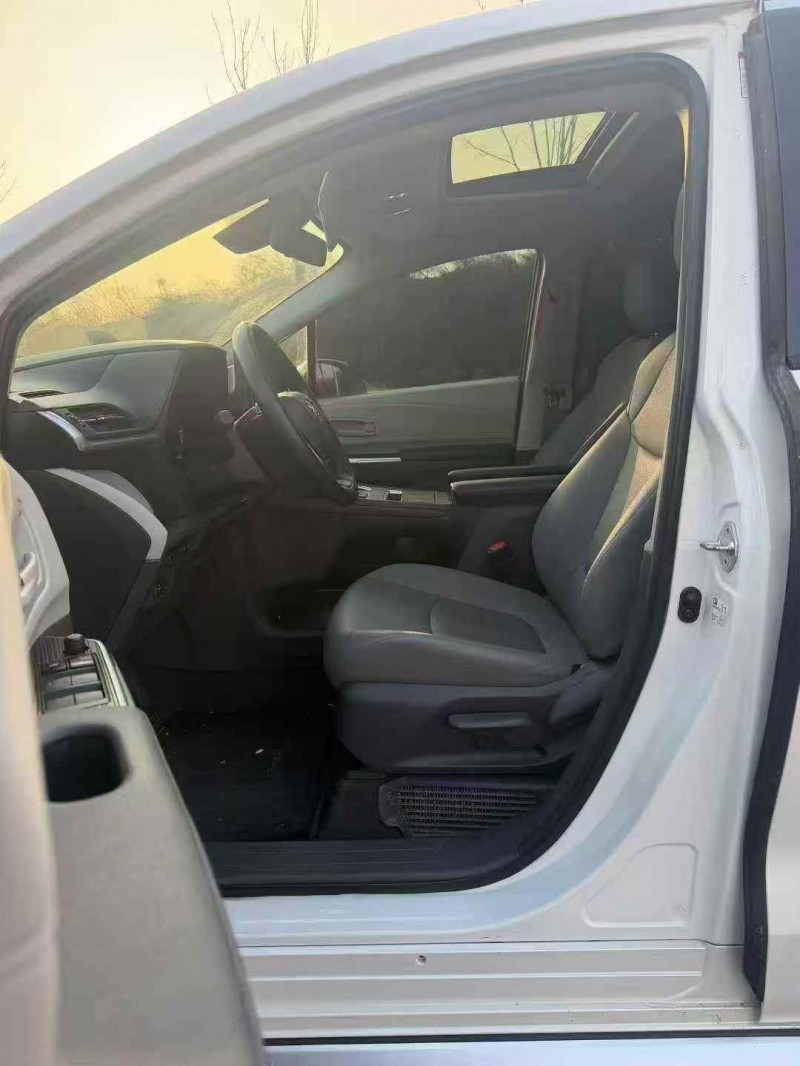 张家口24年丰田格瑞维亚4