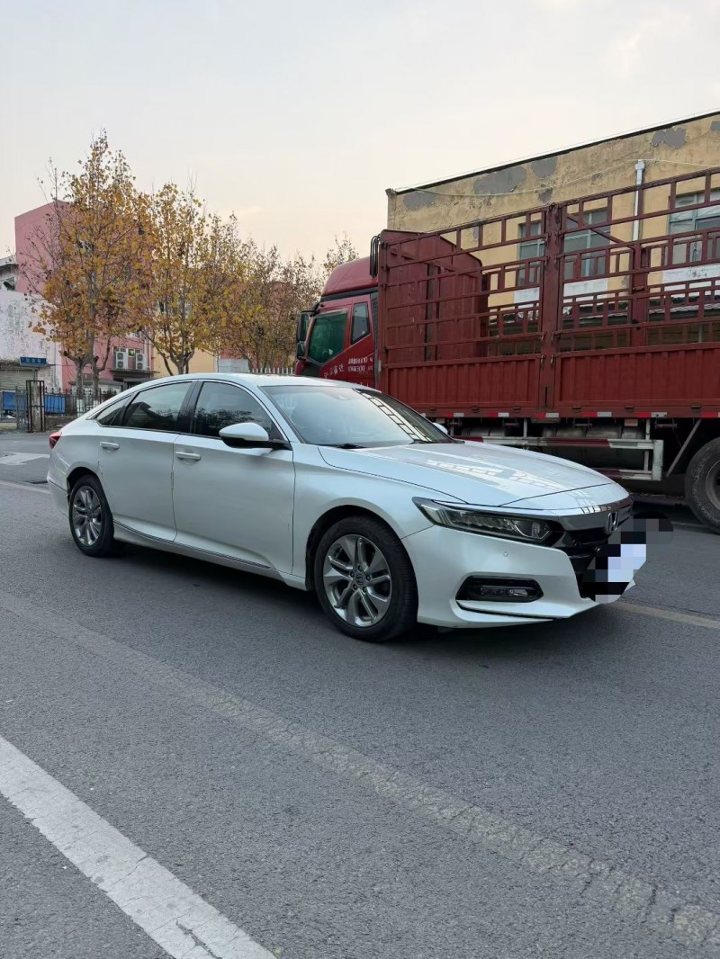 宿迁19年本田雅阁3