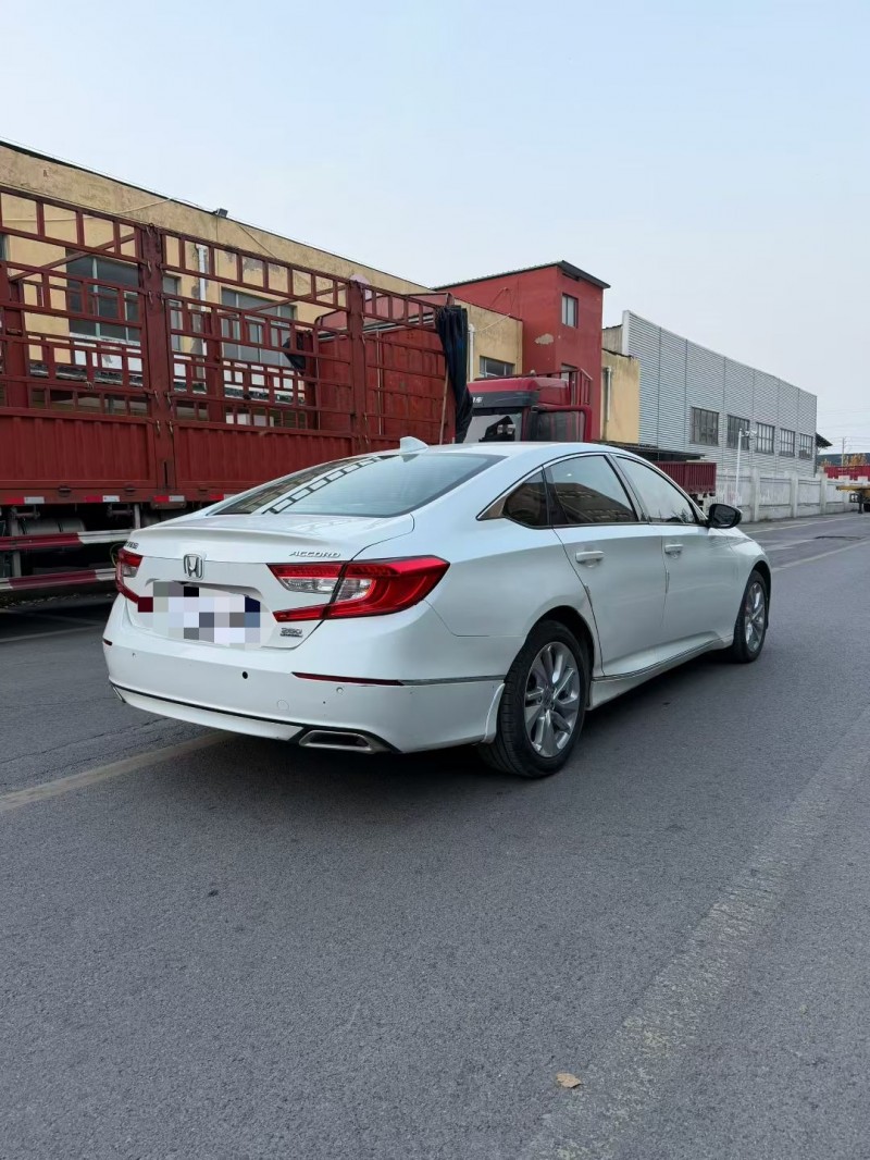 宿迁19年本田雅阁8