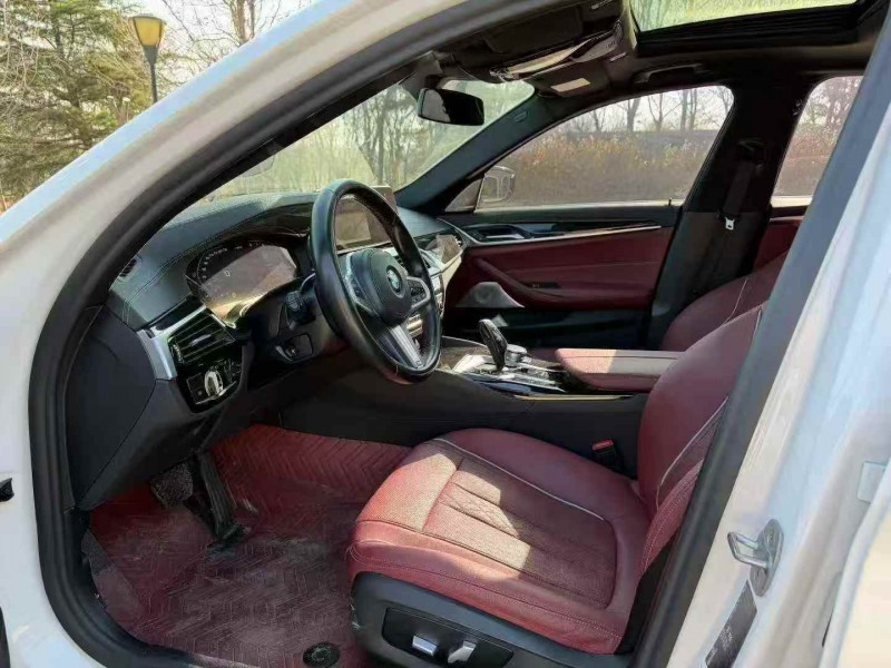 济宁21年宝马5系6