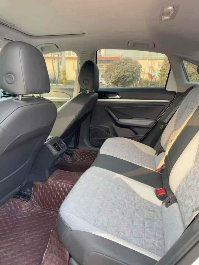 济宁23年大众朗逸6