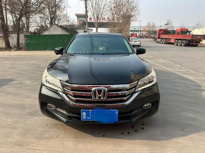 泰安16年本田雅阁1