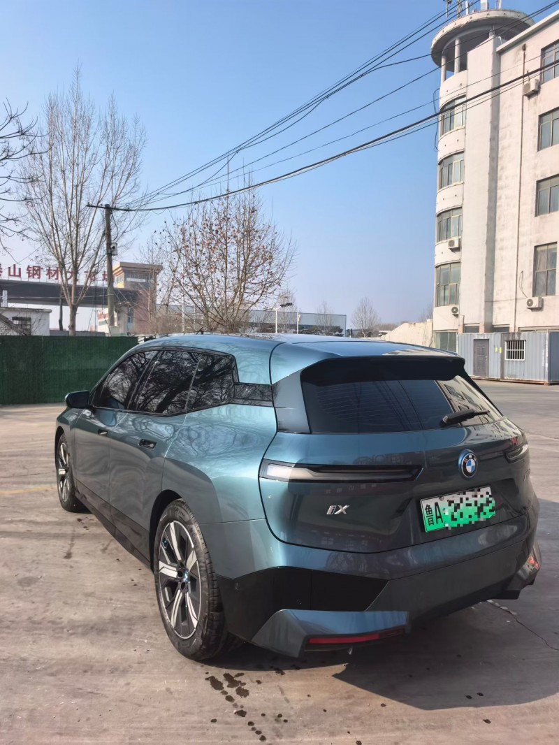 泰安23年宝马IX4